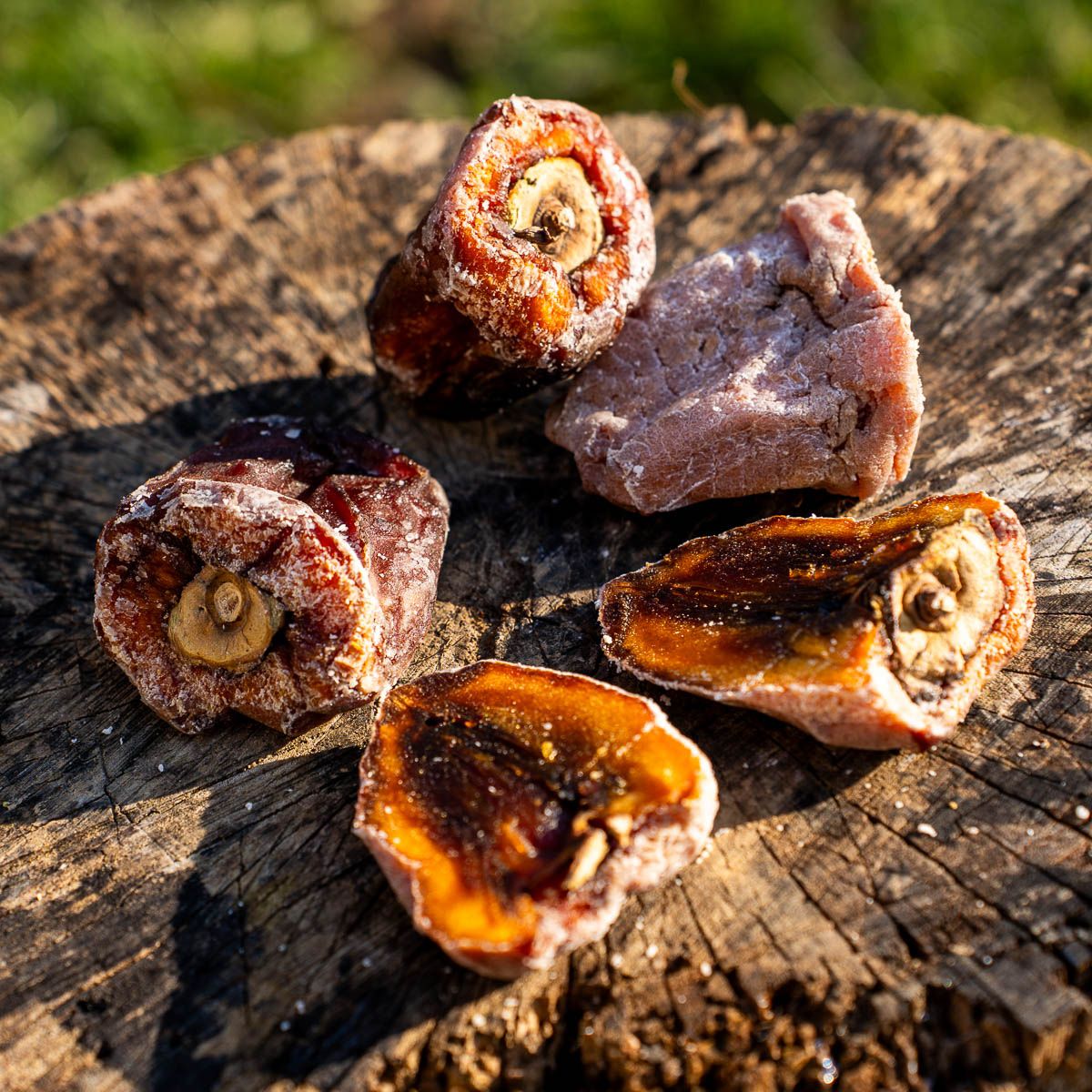 Kaki getrocknet ganz