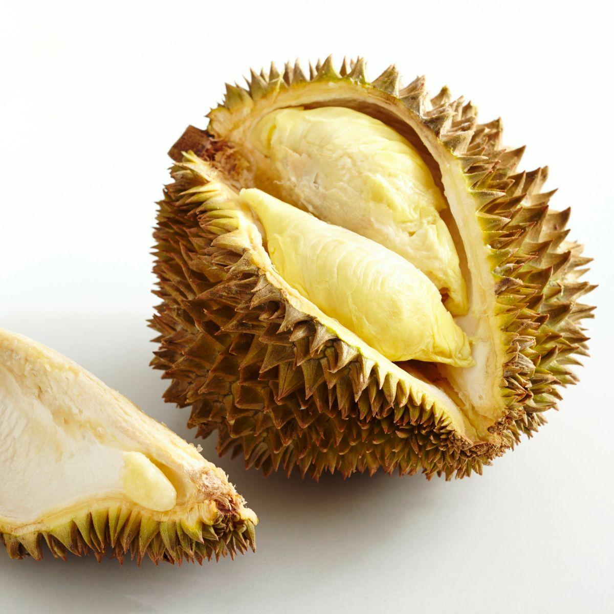 Durian Mon Thong peeled