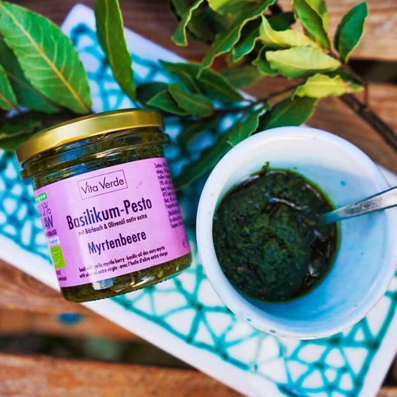 Basilikum-Myrtenbeeren Pesto bio & roh