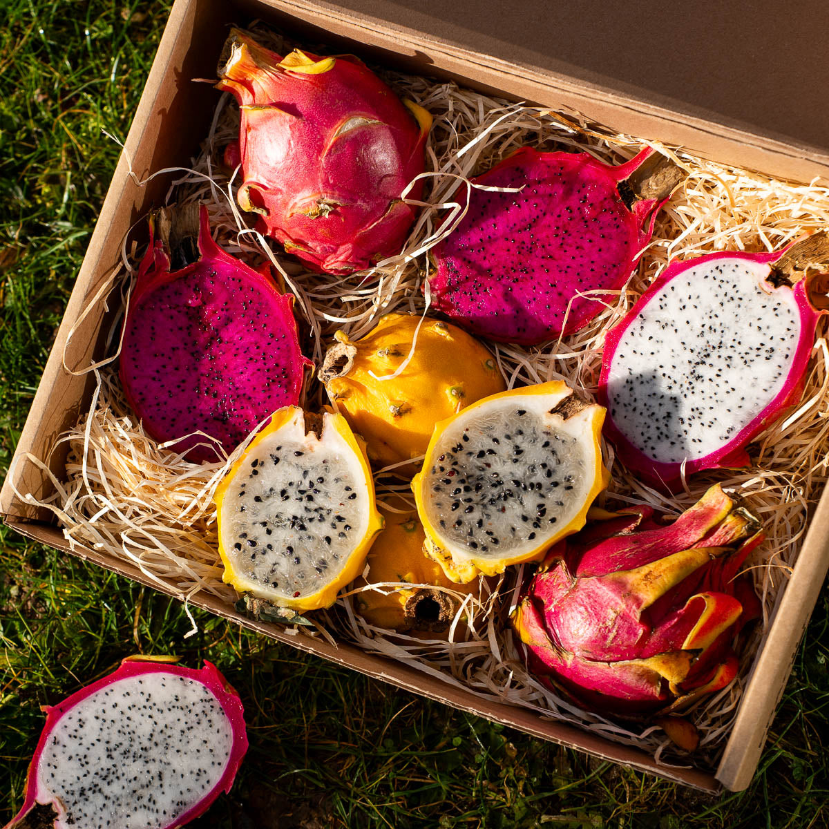 Dragon fruit (pitaya) mix Box
