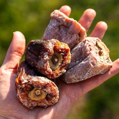 Kaki getrocknet ganz